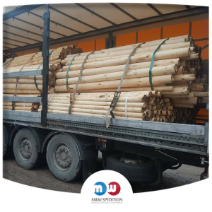 Transport von Waren: Holz bis 24 Tonnen.